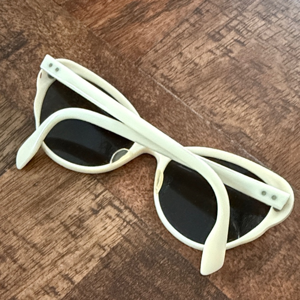 Vintage Blue and cream Women's Sunglasses Cateye petite frames glasses - Picture 4 of 8